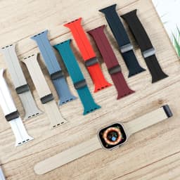 Magnetic Strap For Apple watch ultra band 49mm 45 mm Silicone Bracelet iWatch Series 7 8 se 6 5 3 44mm 45mm 40mm 41mm 42mm 38mm