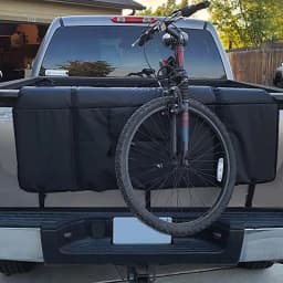 Tailgate Bike Pads Waterproof Tailgate Truck Protection Pad with Secure Bike Frame Straps 2 Tool Pockets Load up to 5 Bicycles