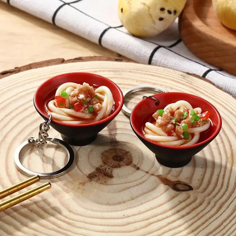 New One Bowl Noodle Keychain Creative Fashion Simulation Food PVC Noodle Model Car Bag Mobile Phone Pendant Ornaments Gift Women