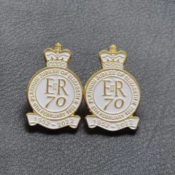 British Queen Elizabeth II Memorial Brooch Commemorate Queen Elizabeth II Pin Badge Brooch Grief Over The Queen 1926-2022