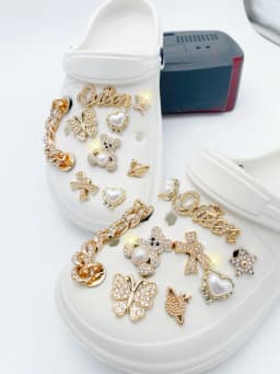18 Pcs Fashionable & Versatile Gold Bear Chain Shoe Charms, Detachable DIY Garden Clog Accessories & Outdoor Floral Decorations