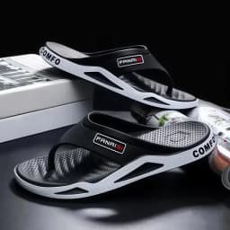 Men's New Spring and Summer Casual Color-Blocking Versatile Eva Comfortable Flip-Flops for Indoor Home Bathroom and Outdoor Daily Use