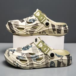 New Men Clogs Luxury Design Summer Shoes Sandals Daily Walking Beach Indoor Footwear Size 39-46 Comfortable Men Shoes Slippers