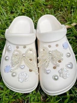 14 pieces of pearl bows, hearts, ABS pearls, roses, flower shoe buckles DIY decorations, multi-functional shoe clip accessories