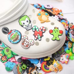 Hot Toys Random 10-300Pcs Series Shoe Charms For Sandals,Shoe Decoration Accessories Shoe Pins Great Gift For Men Women