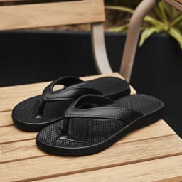 Men's Flip Flops Anti-slip Soft Sole Durable Comfortable Slippers Lightweight for Beach Pool & Daily Wear for Summer Couple