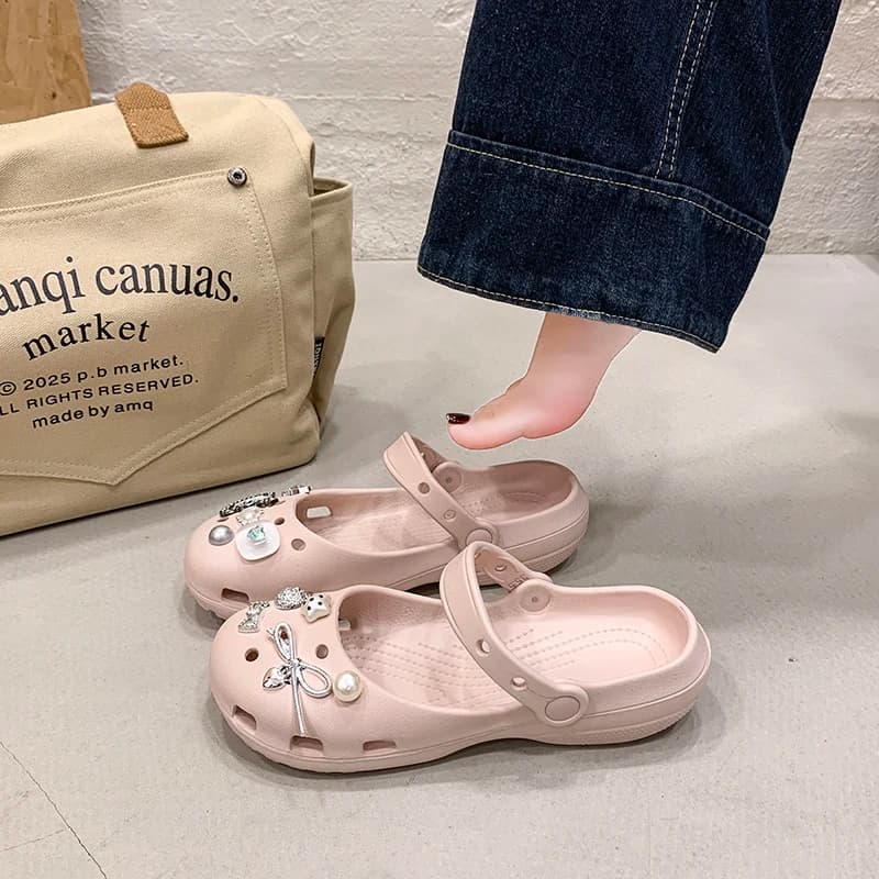 A Pair of Women's Wear-Resistant Summer Non-Slip Clogs, New Sports Beach Shoes for Outdoor Wear, Thick-Soled, Comfortable and Simple Women's Shoes