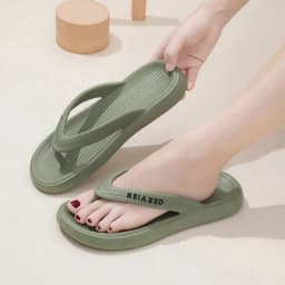 Women's Lightweight Flip Flops Breathable Non-Slip Men Outdoor Couple Beach Ideal for Daily Wear Fashion Slippers