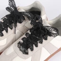 DIY Wide Lace Shoelaces with Hollow-Out Silk Trim, Black & White for German Trainers, Sneakers & White Shoes