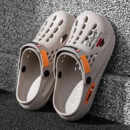 Men's Slippers EVA Hole Mens Mules Non-Slip Slippers Thick Soft Platform Slide Fashion Comfortable Men's Sandals Summer Shoes