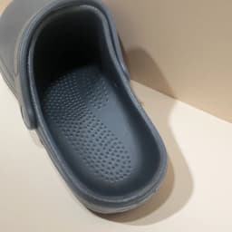 Unisex Lightweight and Comfortable Slip-On Eva Clogs, Indoor Home Slippers, Outdoor Garden Shoes, Beach Shoes