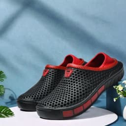 Men's lightweight casual slip-on sandals, non-slip indoor and outdoor beach clogs, simple solid color slip-on shoes