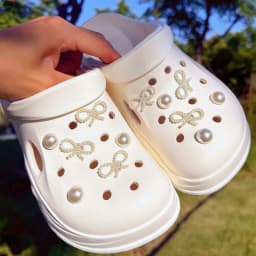 Designer Quality DIY Hole Shoe Charms Set with Sweet Pearl And String Bow Garden Shoe Decorations for Girls Gift