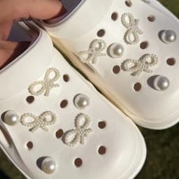 Designer Quality DIY Hole Shoe Charms Set with Sweet Pearl And String Bow Garden Shoe Decorations for Girls Gift
