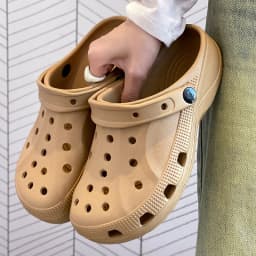 2026 new summer simple breathable hole shoes women's low-heeled nurse cartoon cute couple bag head cool slippers