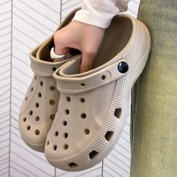 2026 new summer simple breathable hole shoes women's low-heeled nurse cartoon cute couple bag head cool slippers