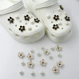 3D Cute Daisy Pearl Shoe Charms Set for Slide Sandals Garden Shoes DIY Clogs Decoration Shoe Buckle Pins Shoe Decoration Gifts