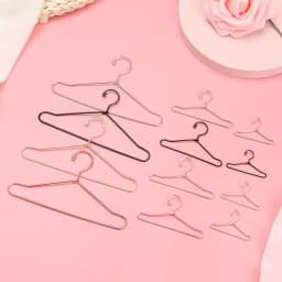 10Pcs Cute Mini Hangers Metal Doll Dress Clothes Stand for Organizer Doll Clothing Miniature Hangers Dollhouse Decorations