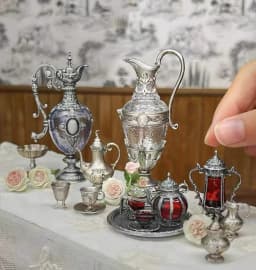 1/6 DollHouse Decoration Miniature Furniture Retro Court Sofa Floor Clock French Table Chair Baroque Piano Decoration Diy Gift