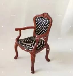 Miniature Dollhouse Furniture Wooden 1：12 Classical Mini Furniture Model Palace Retro Luxury Doll Wardrobe Doll Accessories