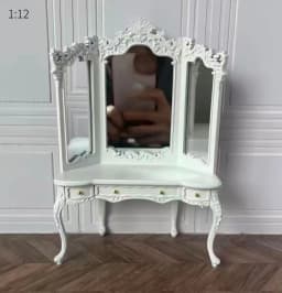 Miniature Dollhouse Furniture Wooden 1：12 Classical Mini Furniture Model Palace Retro Luxury Doll Wardrobe Doll Accessories