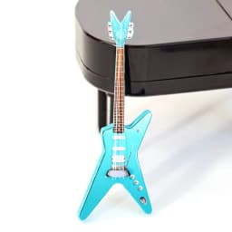 1/12 Dollhouse Guitar Toys Dollhouse Musical Instrument Model Dolls House Decoration Accessories