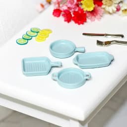 4Pcs 1/12 Dollhouse Miniature Accessories Mini Alloy Small Steak Dish Model Simulation Plate Toys for Doll House Decoration