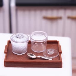 2Pcs 1:12 Scale Dollhouse Miniature Glass Sugar Bottles Spice Seasoning Jar With Cover Model Kitchen Decor Toy