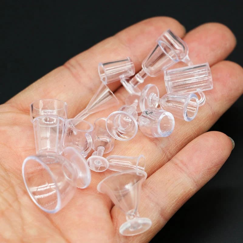 10Pcs Mini Red Wine Cup Simulation Furniture Wine Glass Goblet for Dollhouse Decoration 1:12 Dollhouse Miniature Accessories