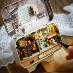 Box Theater Mini Doll House Desk Decorations Miniature DIY Dollhouse Kits Furniture Case Toys For Xmas Birthday Gifts