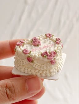 Miniature Birthday Cake Doll House Decoration Diy Cartoon Cake Retro Cake Model Bjd Doll Holiday Gift Mini Sweets for Dolls Ob11