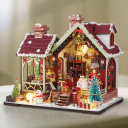 DIY Wooden Doll House Warm Christmas Lodge Casa Figurines Miniatures Assembled Dollhouse With Lights for Friends Christmas Gifts