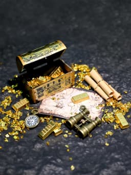 A Miniature Pirate-Style Treasure Hunting Ornament, Imitation Gold, 1/6, 1/12 Scale Dollhouse Decoration, Model House Accessories, Photography Props, Micro-Landscape Ornament, Small Gift, Giveaway, Home Decoration