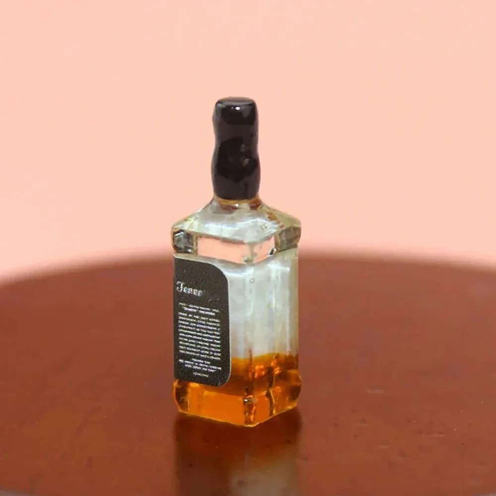 1/12 Scale Mini Resin Whiskey Bottle Model Dollhouse Miniature Wine Drink Ornaments Doll Home Scene Decor Accessories