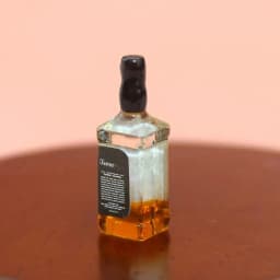 1/12 Scale Mini Resin Whiskey Bottle Model Dollhouse Miniature Wine Drink Ornaments Doll Home Scene Decor Accessories