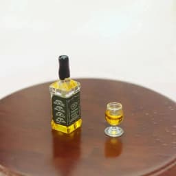 1/12 Scale Mini Resin Whiskey Bottle Model Dollhouse Miniature Wine Drink Ornaments Doll Home Scene Decor Accessories