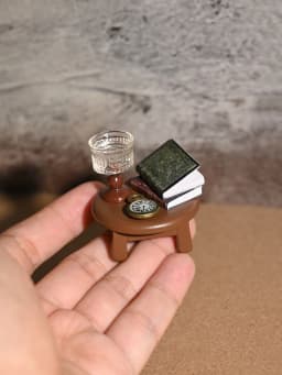 A Miniature Vintage Book Ornament, Vintage Desk Lamp, Vintage Pocket Watch Set, 1/6, 1/12 Dollhouse Dollhouse Accessories, Dollhouse Toys, Dollhouse Decorations, Model House Accessories, Miniature Food Toys, Photography Props, Micro Landscape Ornaments, Miniatures Decoration, Small Gifts, Giveaways, Home Decor Items