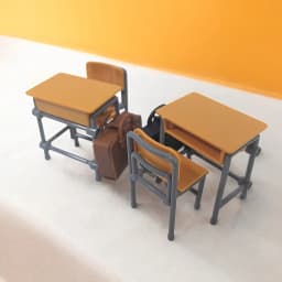 Mini Desk + Schoolbag, Perfectly Recreating the Classroom Atmosphere with Lifelike Details and Fun Interaction: Ideal as Dollhou