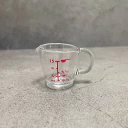 Dollhouse Mini Plastic Simple Lovely Baking Measuring Cup Powder Seasoning Graduated Cup for Dollhouse Furniture Accessories