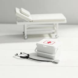 1: 12 Dollhouse Miniature Medicine Box With Stethoscope Props Pharmacy Scene Model For Doll Accessories