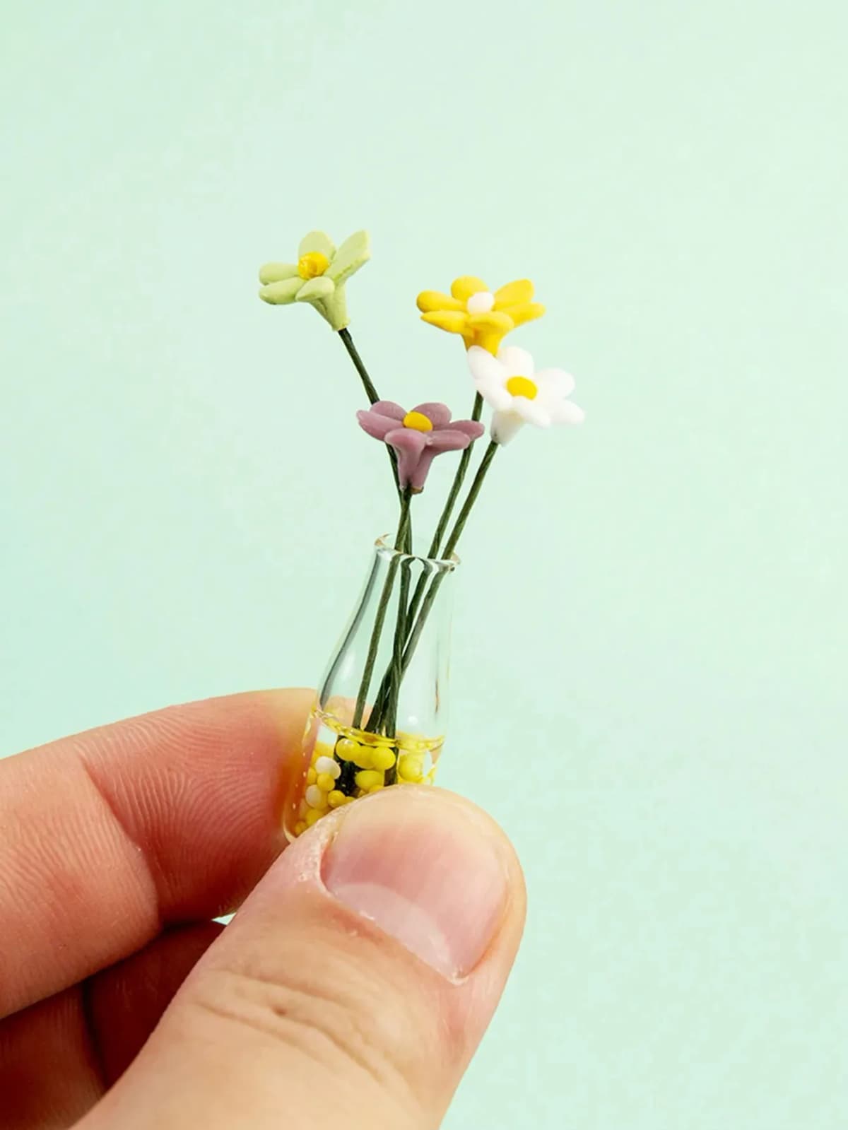 1:12 Dollhouse Mini Glass Vase With Flowers Tiny Floral Ornament Home Interior Craft Findings