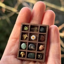 Wooden Mini Jewelry Holder Miniature Crystal Ore Specimen Storage Jewelry Display Tray Multi Compartments Dollhouse Shelf