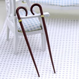 1Pcs 1/12 Dollhouse Miniature Accessories Mini Alloy Crutch Simulation Walking Stick Model Toys for Doll House Decoration