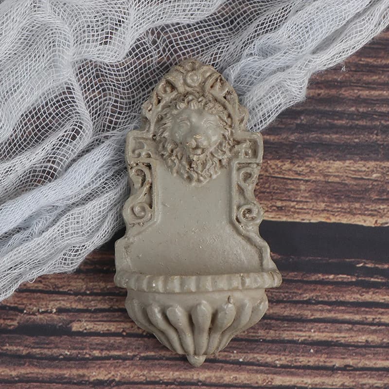 New Hot!1pc Dollhouse Miniature Garden Pool Mini Lion Head Wall Decor Pool Garden Decor Doll House Accessories Kid Toy Gifts