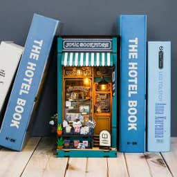 Bookshelf Set DIY Wooden Miniature Doll House Book Nook Kit 3D Puzzle Assembly Building Model With LED Light Dollhouse Gifts