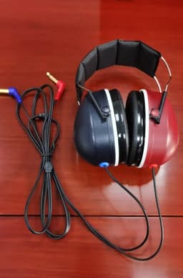 High-Sensitivity Audiometer Headphone Profession Electric Audiometer Air Conduction Headphones Hearing Test Earphone Ear Care