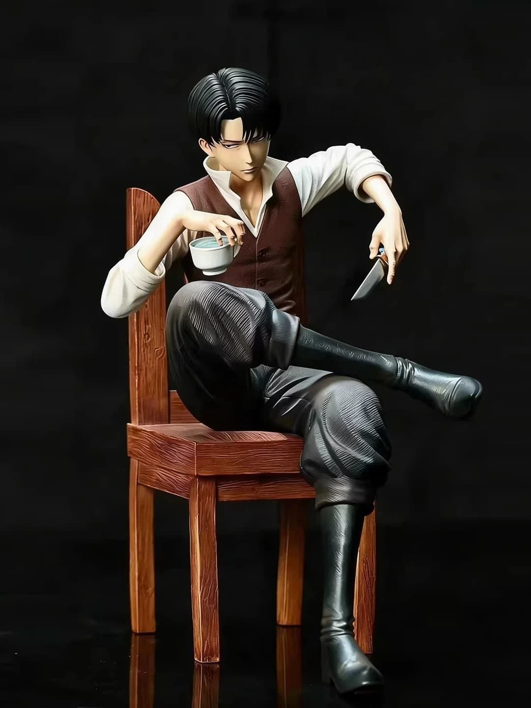 Attack On Titan Levi Ackerman Sitting Pose GK Figure Anime Statue Desktop Decoration Collectible Model For Anime Fans And Otaku