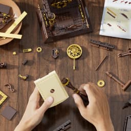 Steampunk Style Mechanical Clock Building Blocks Brown Gold Gear Model Detailed Roman Numerals DIY Toy Collectible Ornament Gift