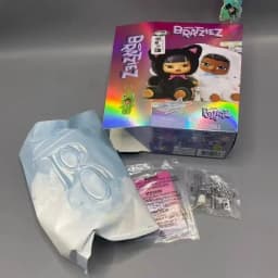 Bratz Iconz Dolls Series Mga Blind Box Genuine Kawaii Charm Keychain Lovely Doll Mystery Box  Anime Figure Ornament Toy Gifts