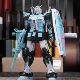 RG40B RX-78-2 2.0 1/144 Hatsune Color Plastic Assembly Model Kit Collectible Figure Desktop Ornament Boys' Puzzle Toys Gift
